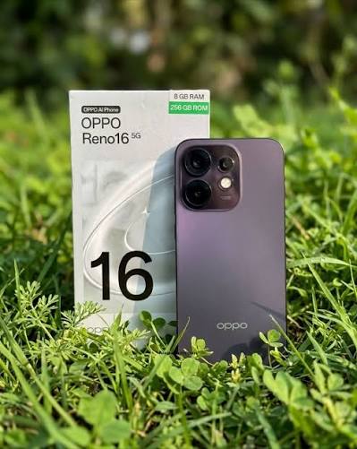 OPPO Reno16